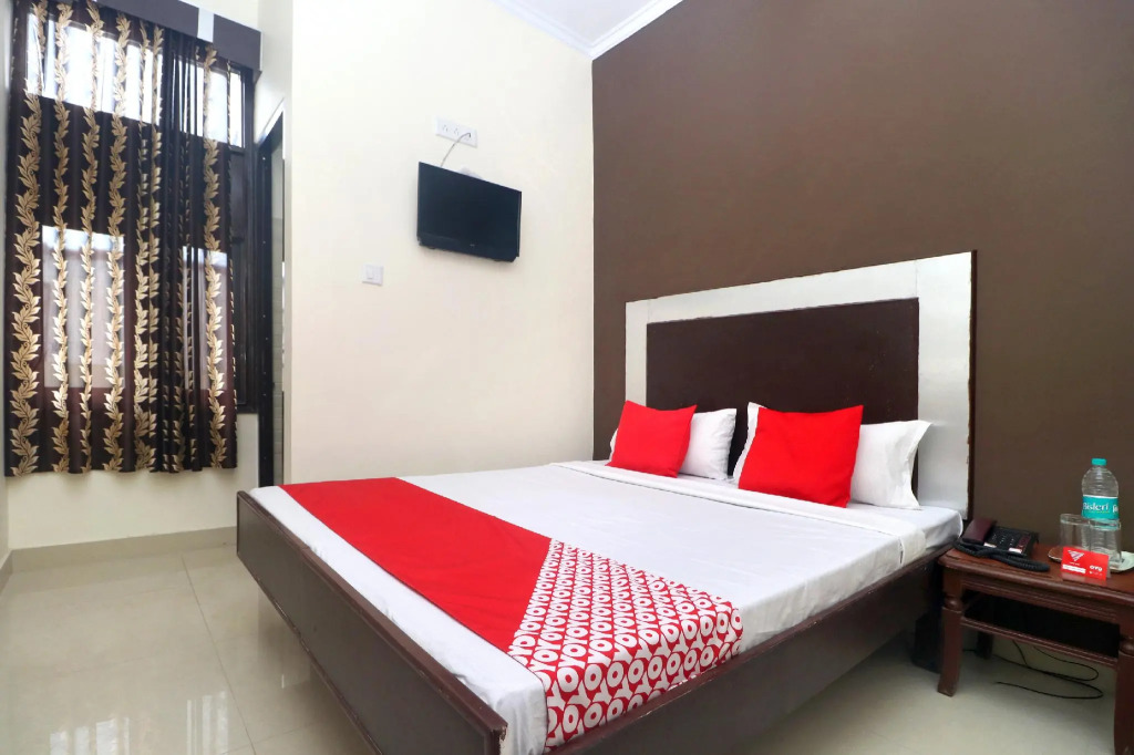 OYO Flagship 19355 Hotel Blessing Inn
