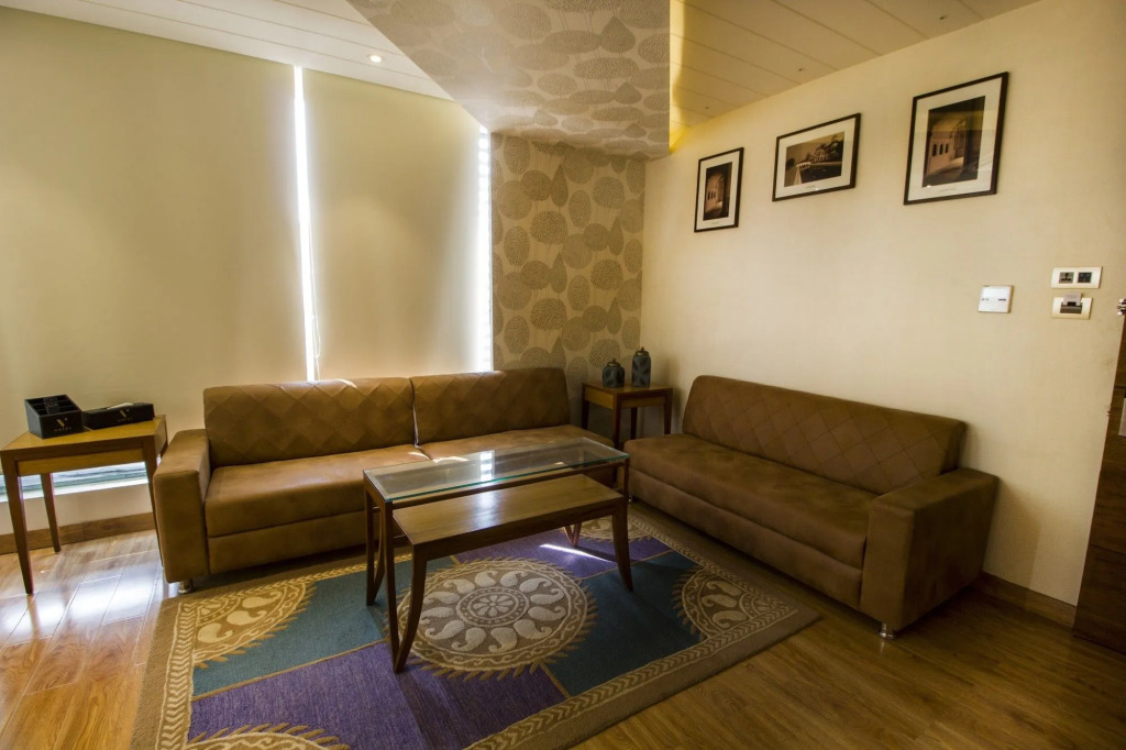 FabHotel V Hotel Hazratganj