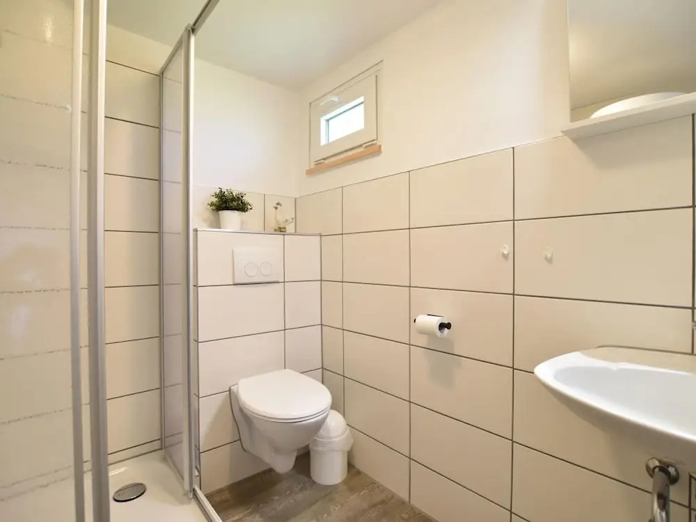 Quaint Bungalow near Insel Poel with Garden