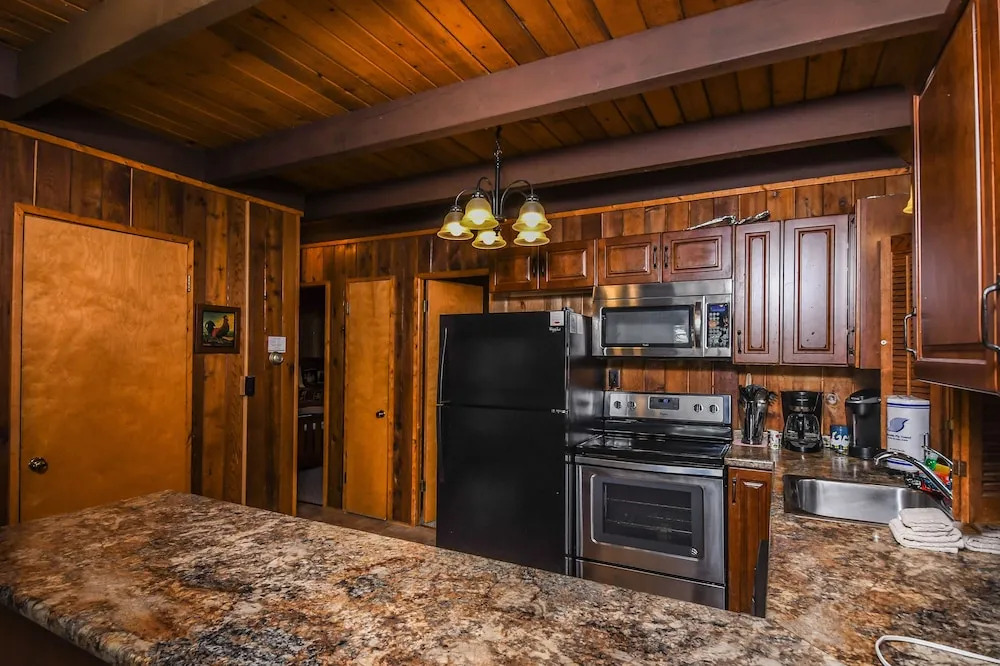 Creekside Cove 4 Bedroom House