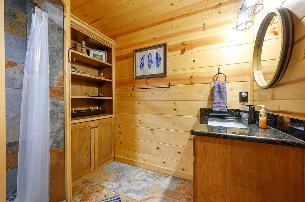 Summer Moon Lodge - For 8ppl