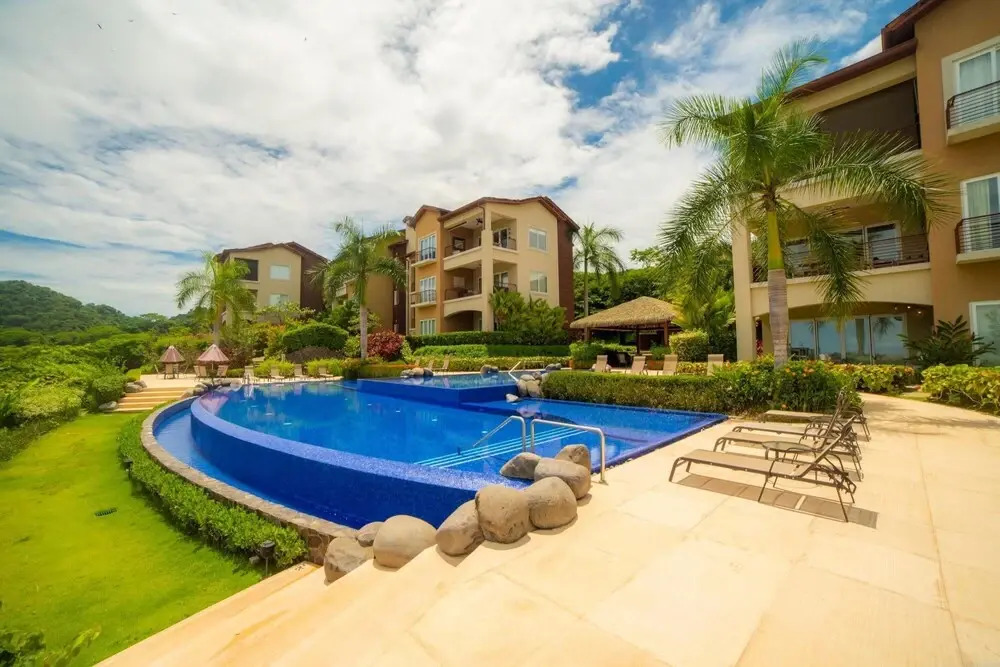 Miramar 1B - 3 bdr - 3 Bath Ocean View