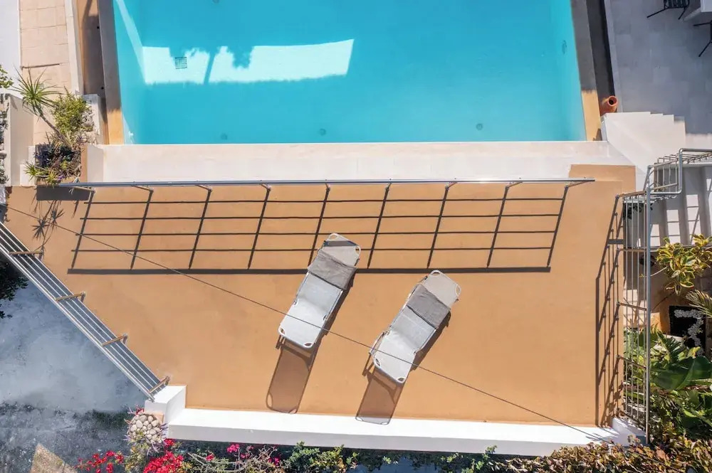 Luxury Villa- Sleeps 6 - Views Pool Hot Tub