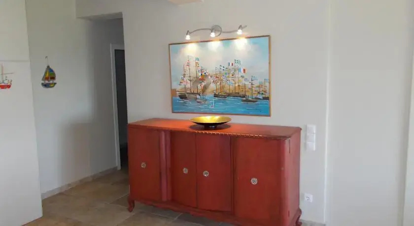 Skaloma Villas Art 1