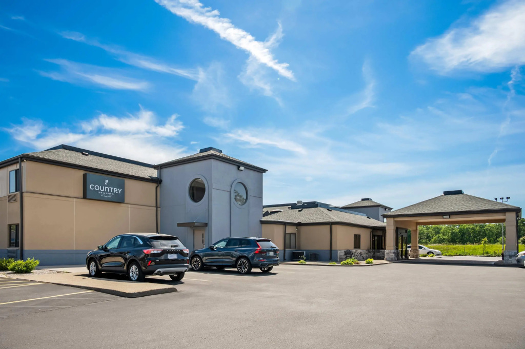Country Inn & Suites by Radisson, Muskegon, MI