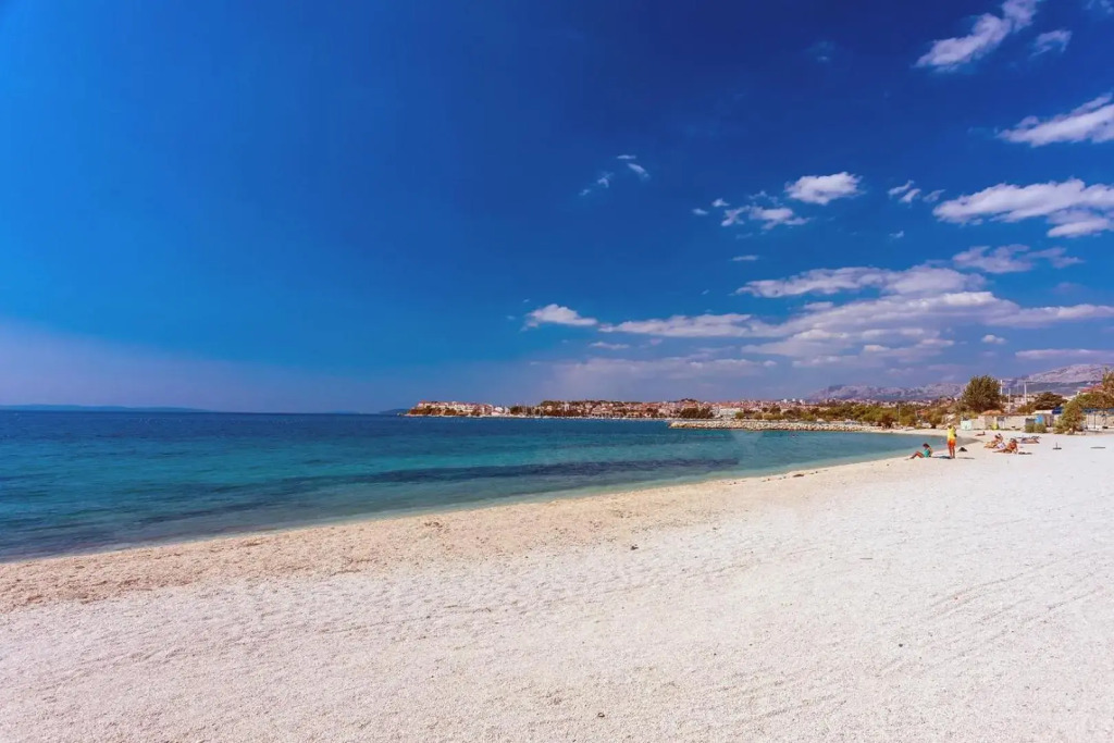 Villa Nina with private 32 sqm heated pool, 5 bedrooms, fun zone, 850m from the beach