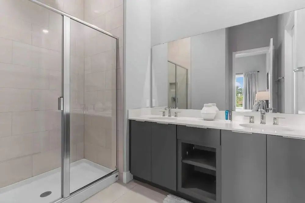 Stunning Apt-5bd 4bth Disney