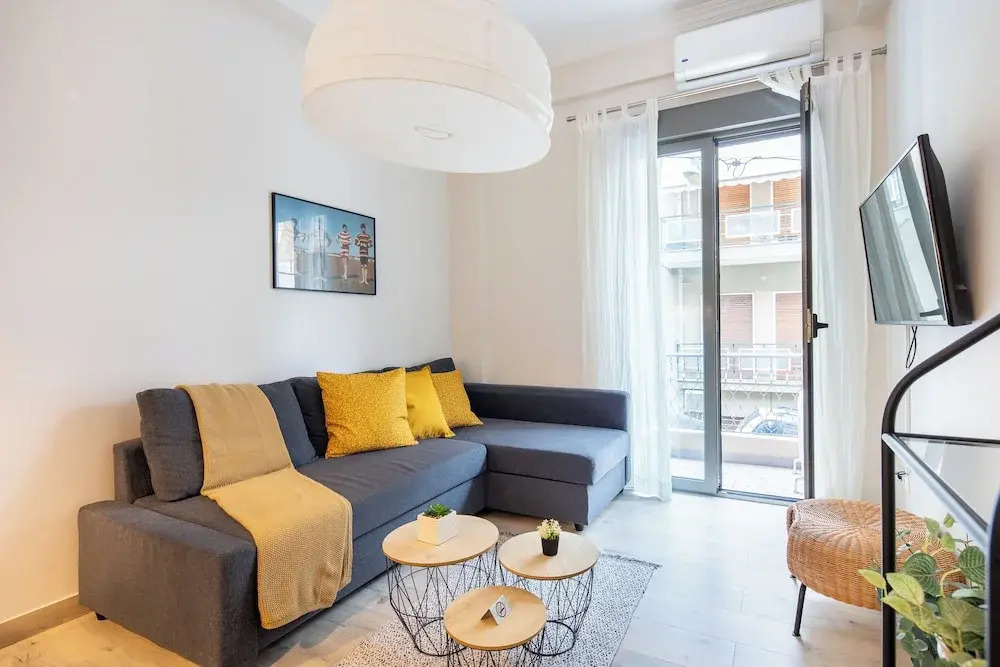 The Beatles 2-BR Apartment in Athens