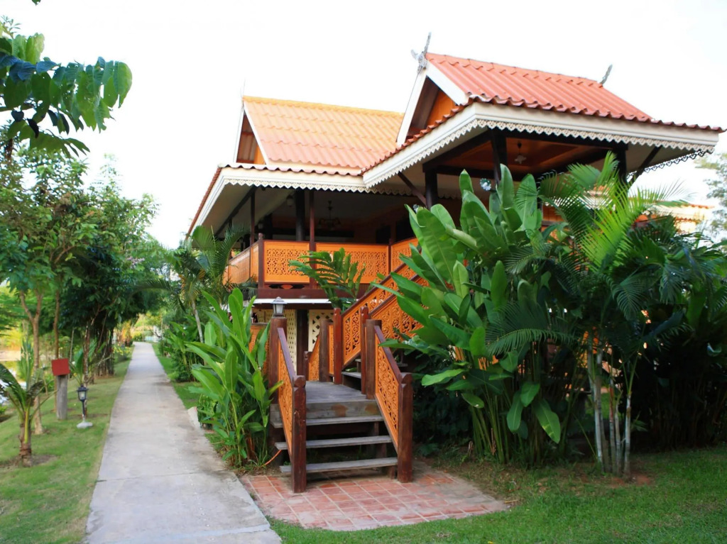 Im Poo Hill Resort