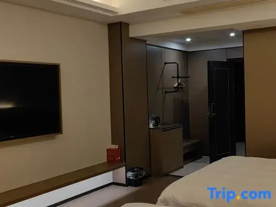 Taizhou Chaoran Pavilion Hotel