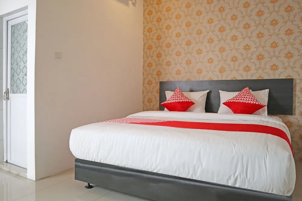 Sachila Residence Syariah  by OYO Rooms