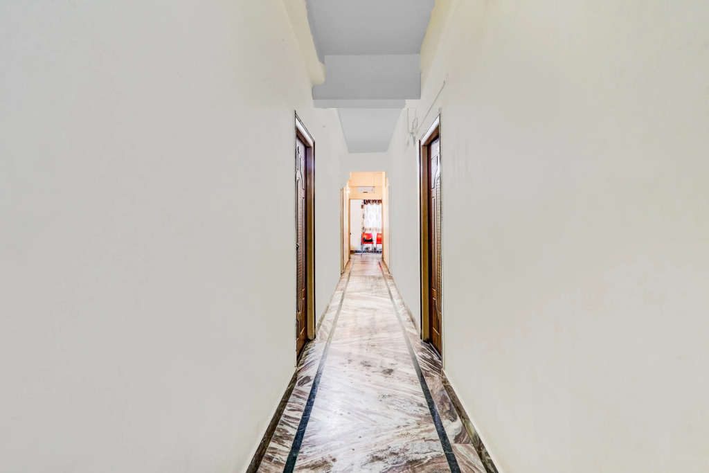 Super OYO Hotel O Adarsh Nagar Near Kavya Hospital