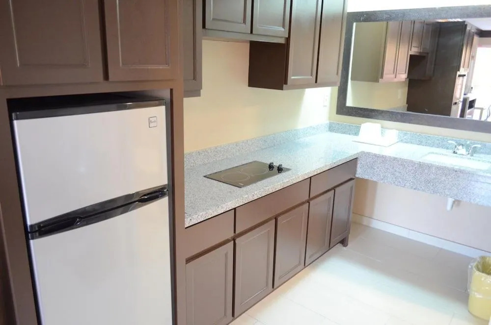 Regency Inn & Suites By Capital O Houston IAH Airport