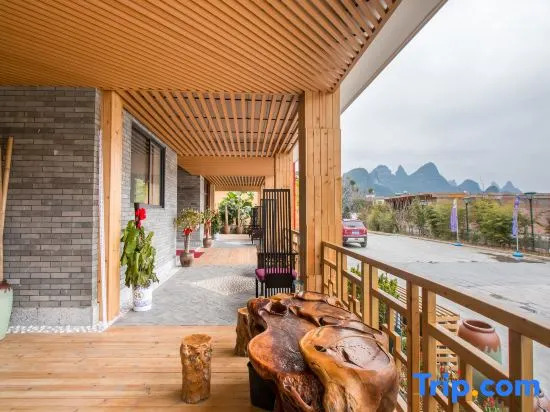 Qingli River Mountain Hotel (Yangshuo Xianggongshan Branch)