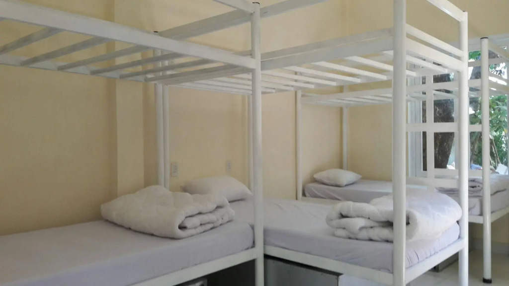 Oasis Bar and Hostel