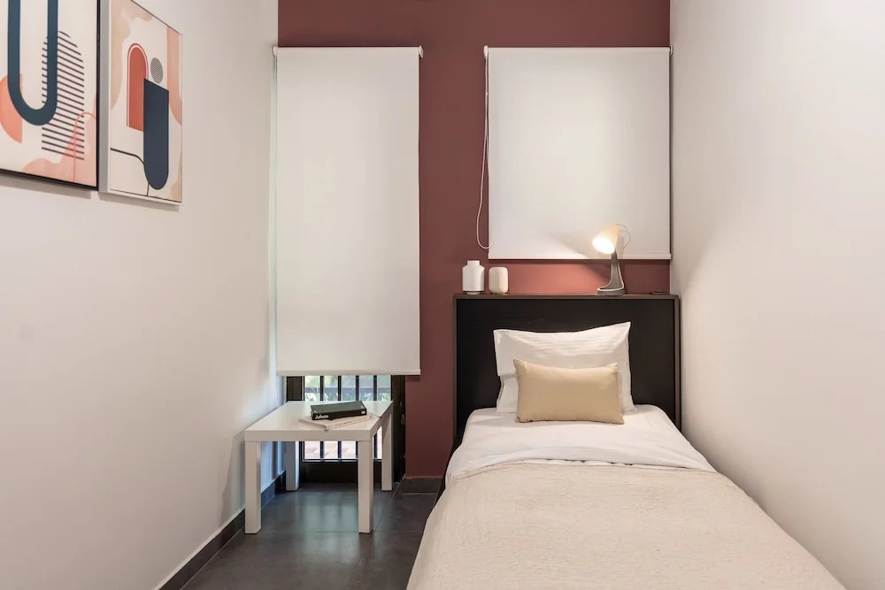 Spacious 3-bedroom Getaway With Balcony in Glyfada