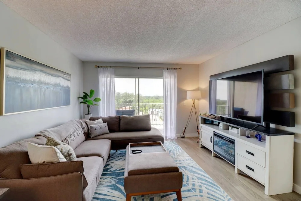 Palm Beach Landings A606