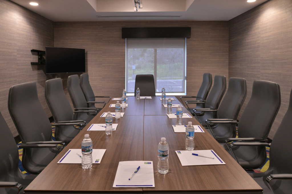 Holiday Inn Express and Suites Bryant - Benton Area by IHG