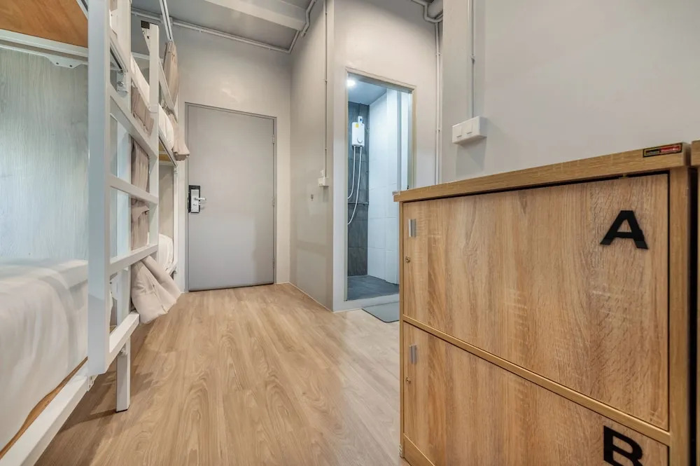 Ti Thong Hostel