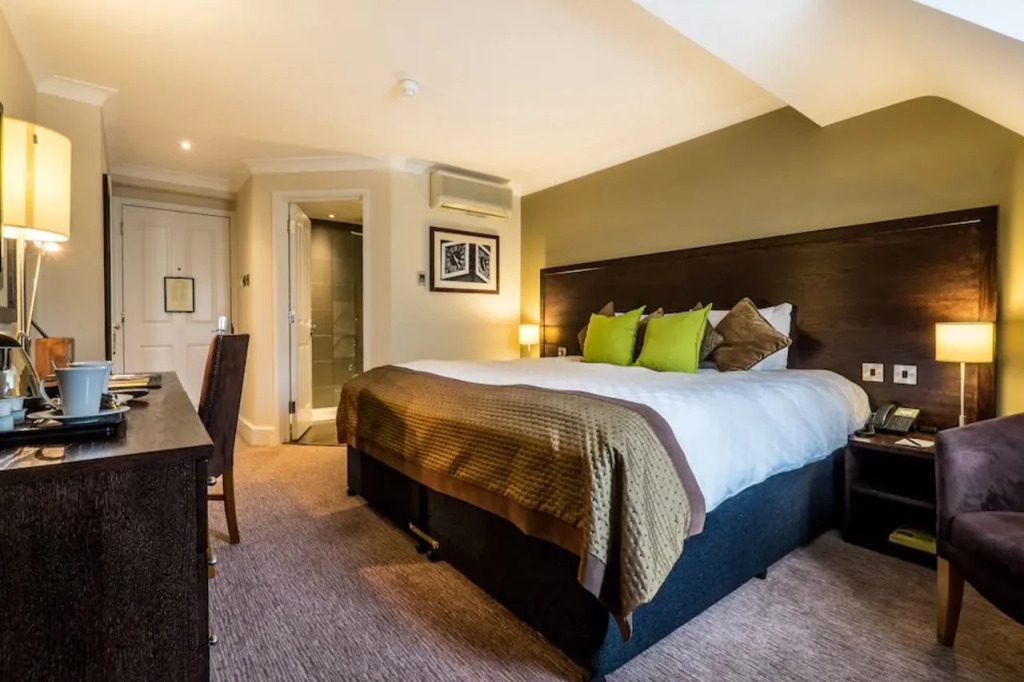 Rose And Crown Hotel