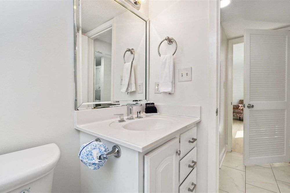 Shoreline Towers 2036 3 Bedroom Condo