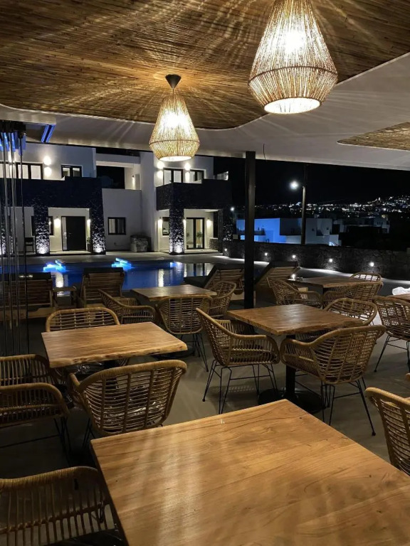Onyx Hotel & Suites