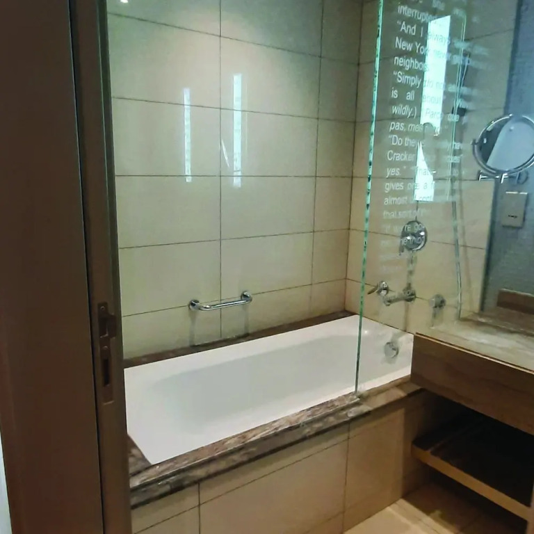 Quill Residence Three Bedroom Apartment with 5 Star Amenities