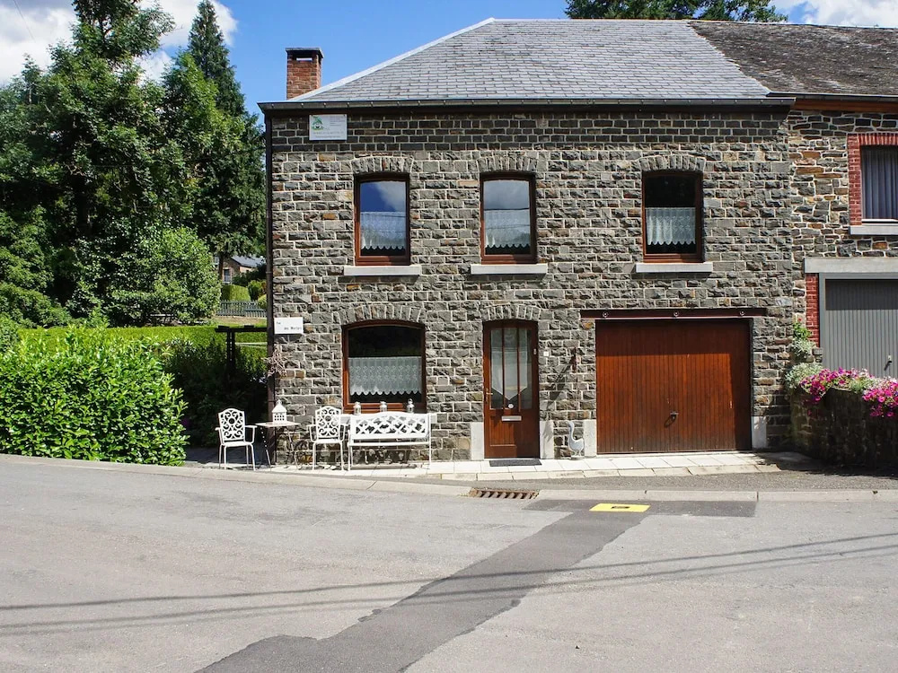 Vintage Holiday Home in Marcourt With Garden