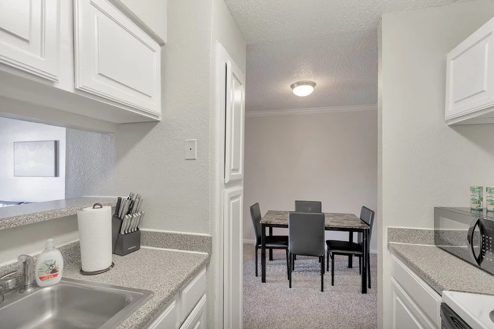 Lovely Midland Getaway With Fitness Center