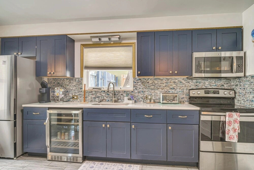 Near Beach & Corey Ave! Walkable Snowbird Escape