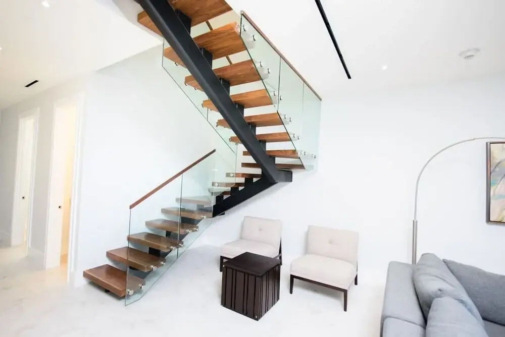 4 Bedroom Cable Beach Condo With Balcony