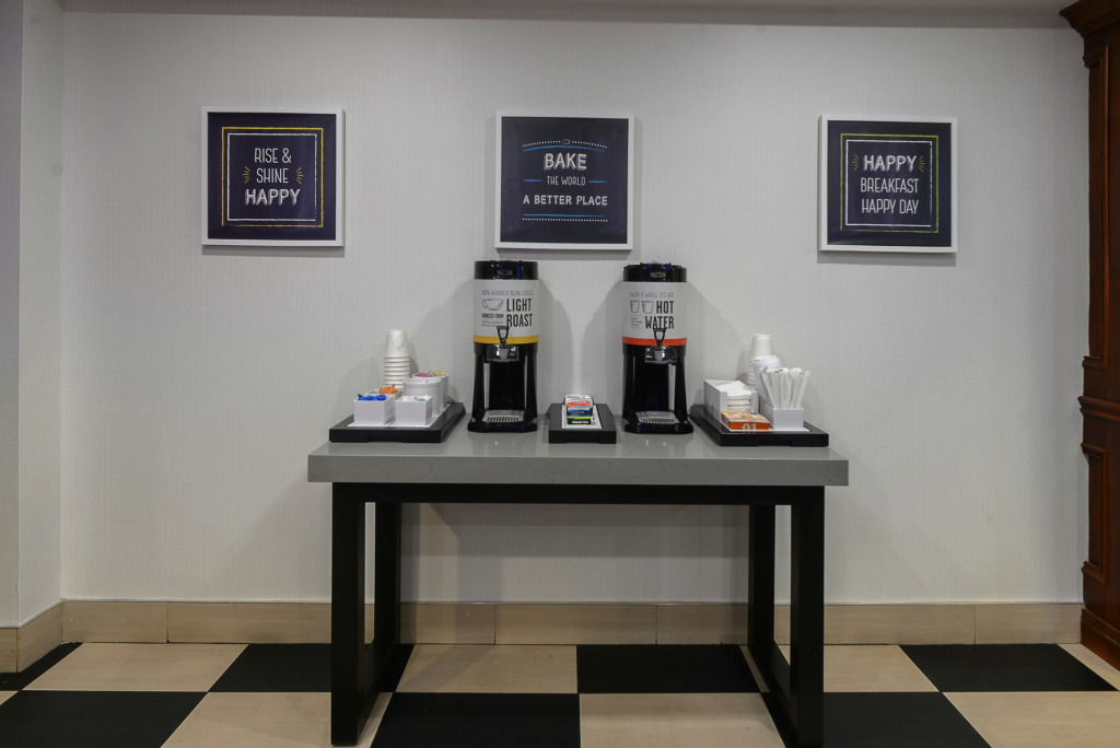 Hampton Inn & Suites Atlanta-Six Flags