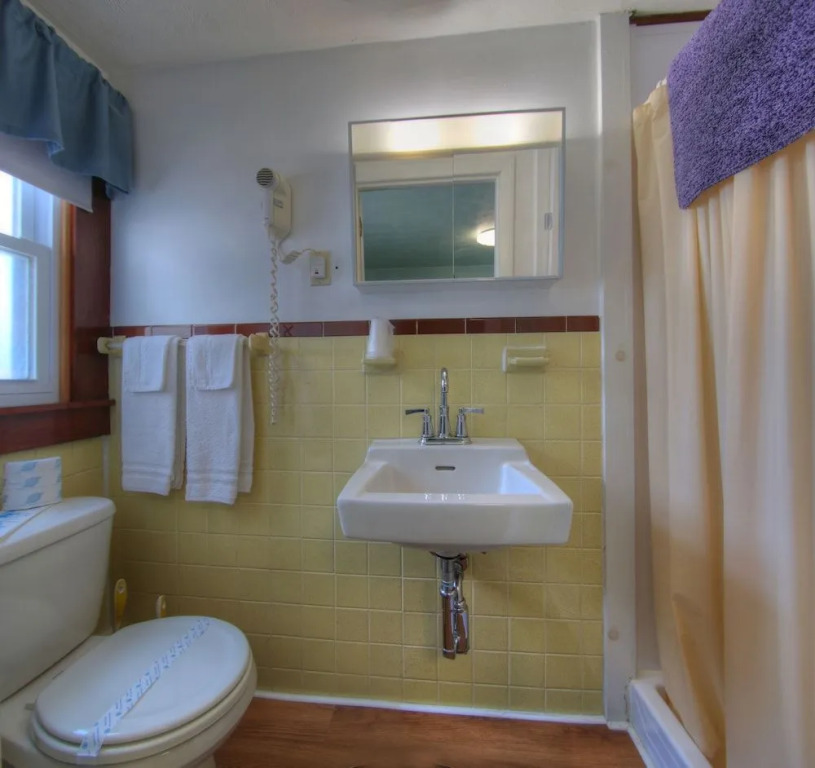 Biarritz Motel & Suites