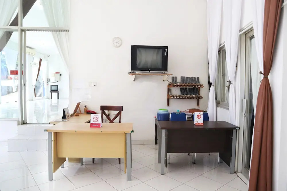 OYO 1967 Hotel House of Eva Syariah Near Rumah Sakit Umum Daerah Jagakarsa