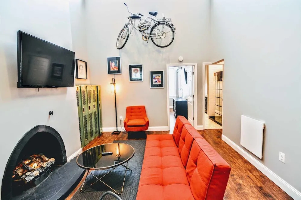 1345 Hunt 2nd Floor - 2 Br Apts