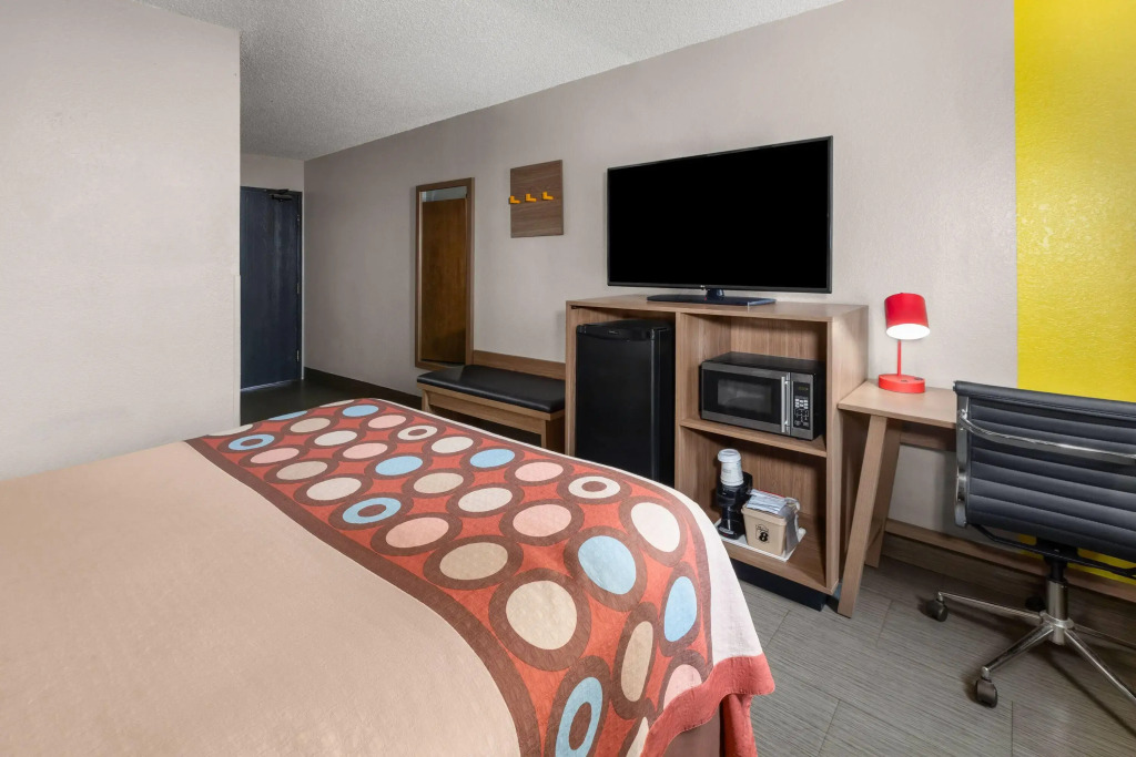 Super 8 by Wyndham Kent/Akron Area