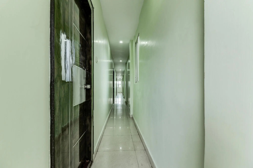 OYO 82567 Hotel Swagath Grand