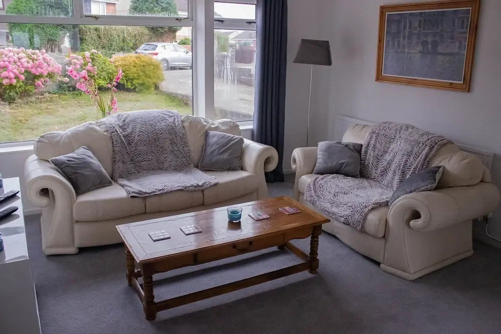 Swansea 3 Bedroom Home With Parking & Garden