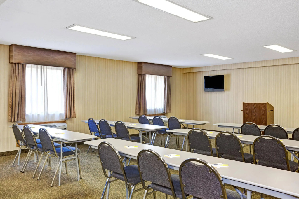 Days Inn Charleston East