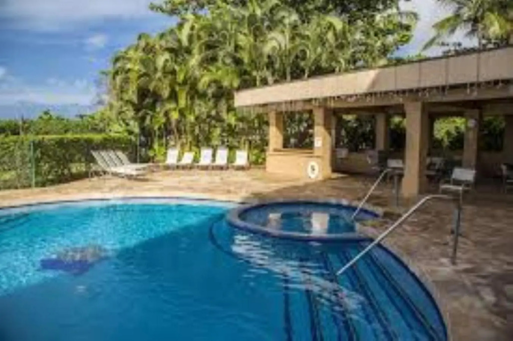 Stunning Sunsets and Oceanviews at Paki Maui