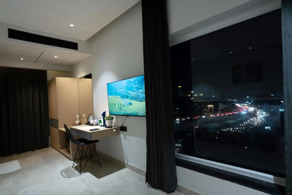 Hotel Kyzen HiTech City- Your Zenly Stay