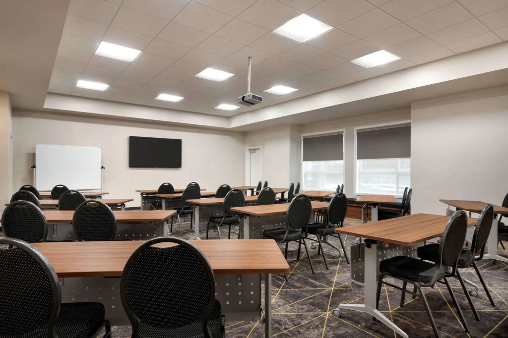 Park Inn by Radisson, Kelowna