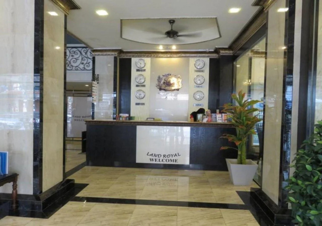 Nida Rooms Regal Marble Hotel
