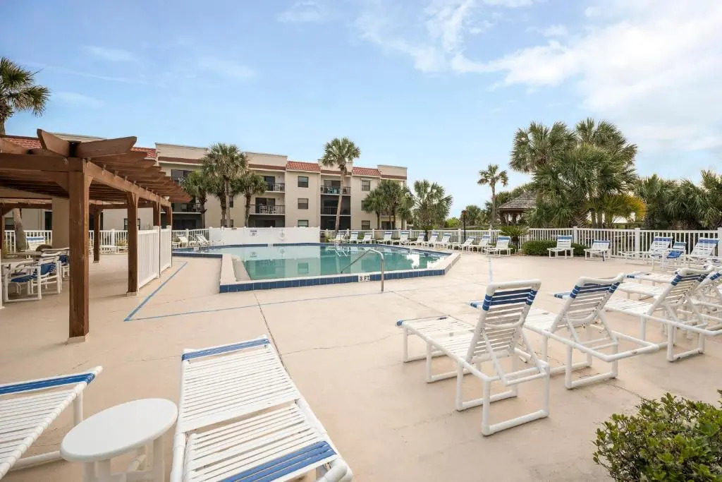 Ocean Village Club B-17
