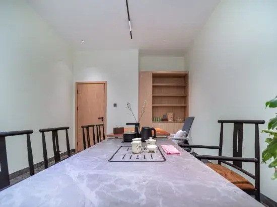 Swallow Return Hotel (Hengji Plaza Food City, Baise Youjiang District)