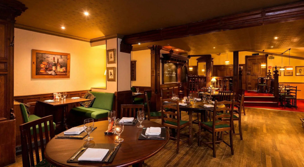 Glen Mhor Hotel at Uile-bheist Brewstillery