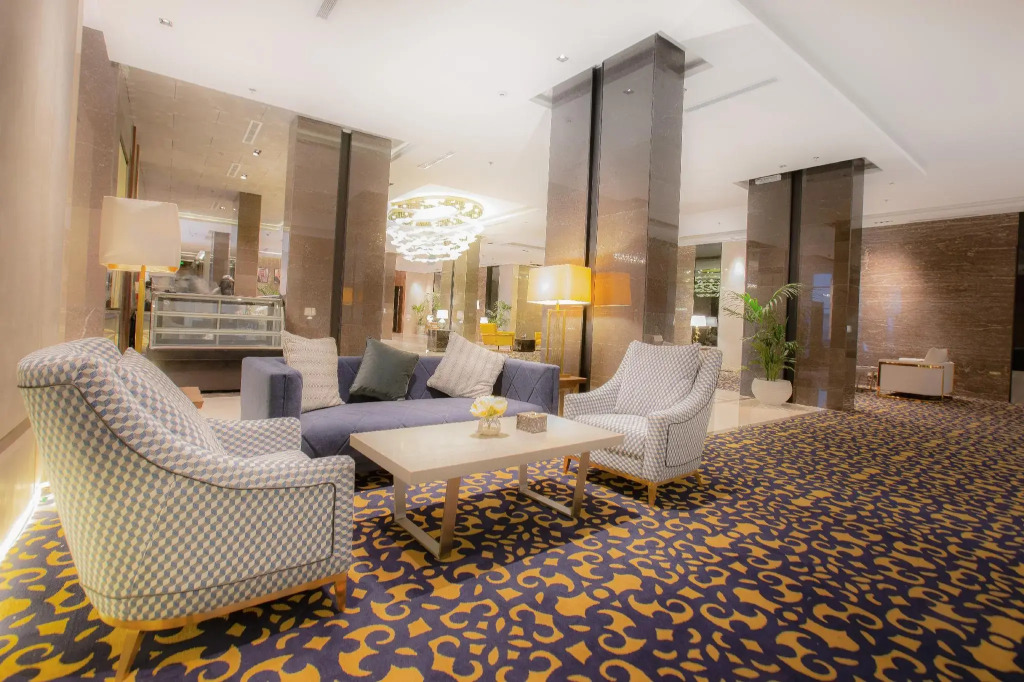 Azar hotel