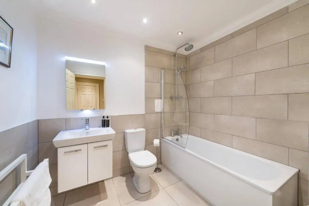 ALTIDO Luxury Apart for 6 with Patio in City Centre