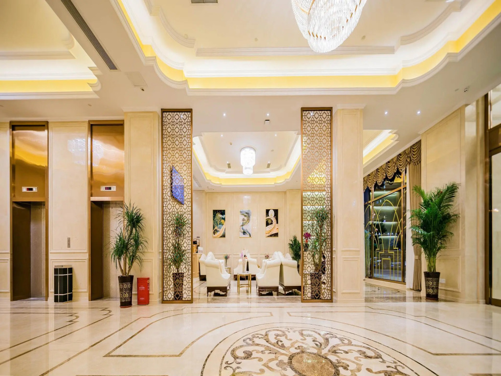 James Joyce Coffetel Chengdu Huayang Convention and Exhibition Center Haichang Polar Aquarium