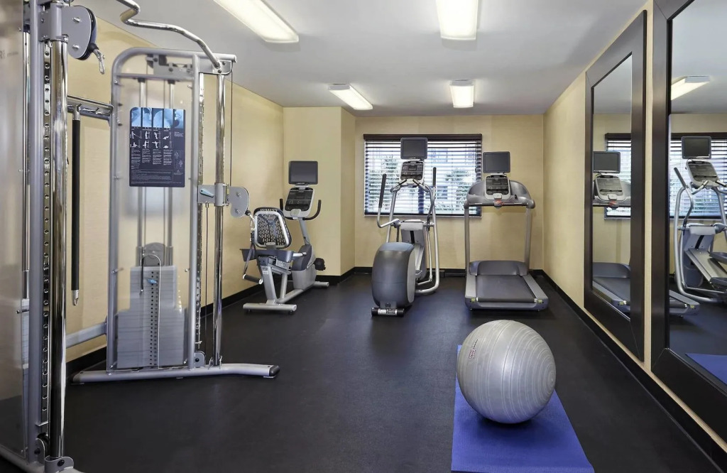 Holiday Inn Express & Suites Naples Downtown - 5th Avenue by IHG